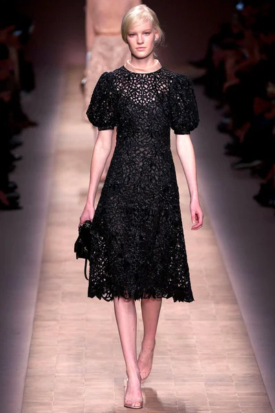 Look 19